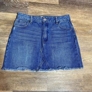 PACSUN WOMENS JEAN SKIRT WITH POCKETS DISTRESSED EDGE LIGHT DENIM BLUE SIZE 27